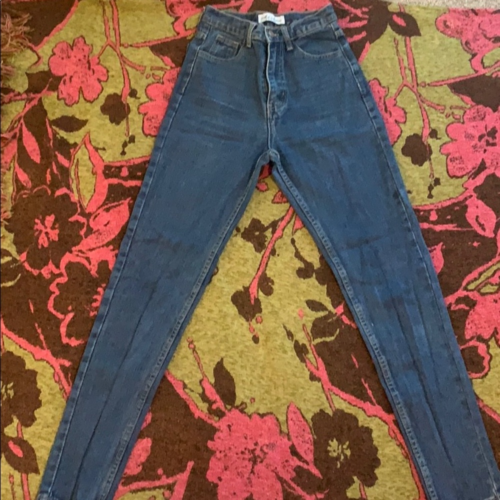 High-waist jeans